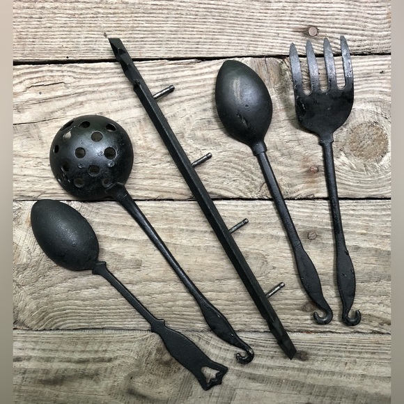 Cast Iron Cottagecore Black Iron Metal Spoons Fork Wall Decor Vintage - Picture 3 of 10